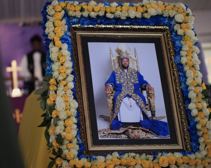 mystery-son-and-disputed-heir:-uganda’s-king-buried-amid-succession-dispute