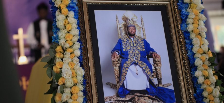 mystery-son-and-disputed-heir:-uganda’s-king-buried-amid-succession-dispute