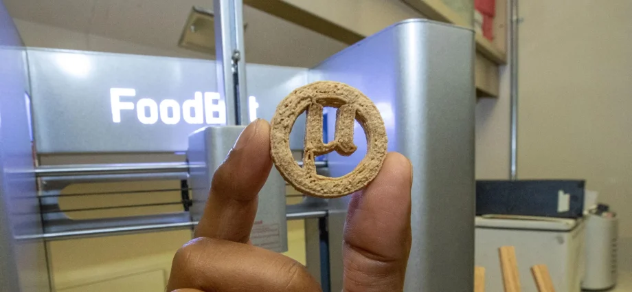 nasa-backed-scientists-turn-plastic-waste-into-edible-cookies
