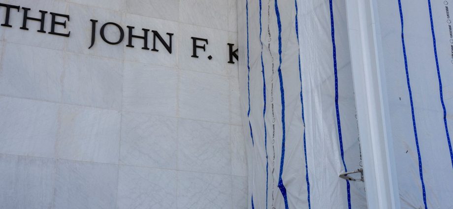 us-kennedy-center-faces-bankruptcy,-washington-post-reports