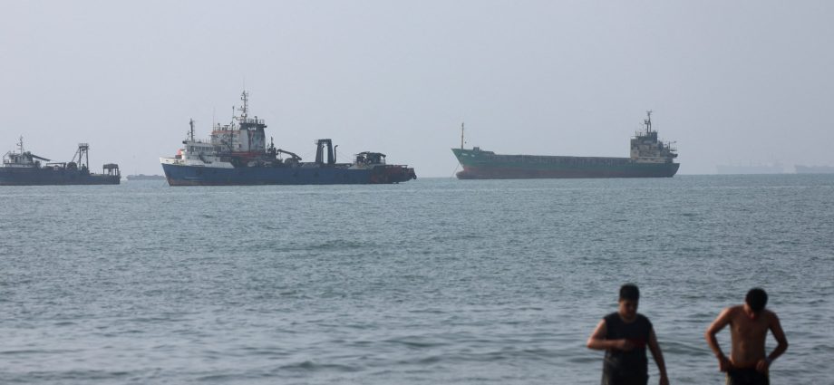 temporary-hormuz-solution-deferred-as-iran-arab-summit-falls-through