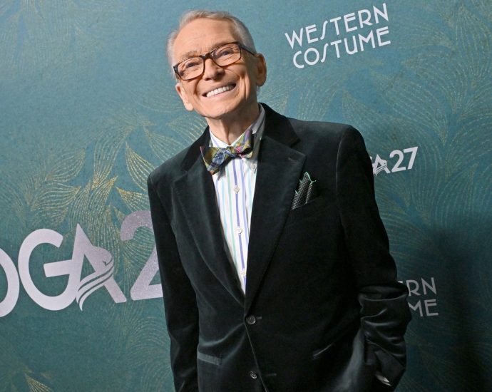 bob-mackie,-designer-behind-cher’s-most-iconic-looks,-dies-aged-87