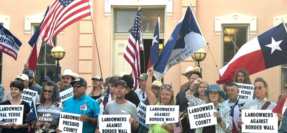 landowners-in-texas-ask-court-to-stop-the-traitor-border-wall