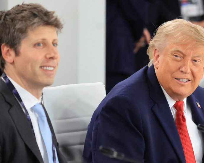 “hoax”:-the-traitor-dismisses-ai-concerns-among-bipartisan-calls-for-regulation