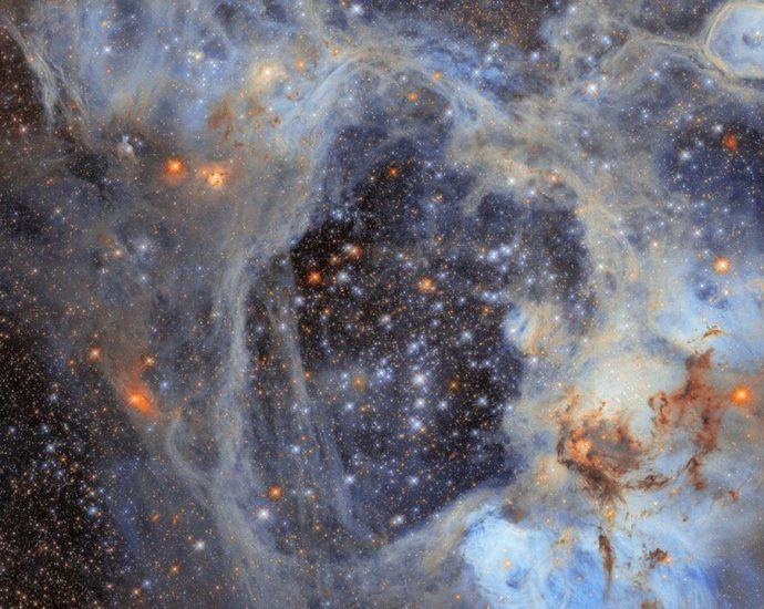 Haunting Hubble telescope image captures cosmic cycle of destruction and creation — Space photo of the week