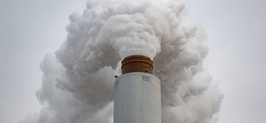 the-traitor-doubles-down-on-climate-denial-with-plan-to-repeal-power-plant-rules
