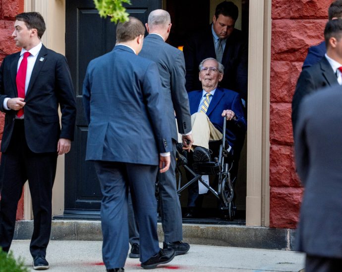 mitch-mcconnell-returns-to-us-senate-after-three-month-absence