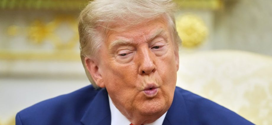 new-report-adds-a-twist-to-the-traitor-white-house’s-associated-press-ban