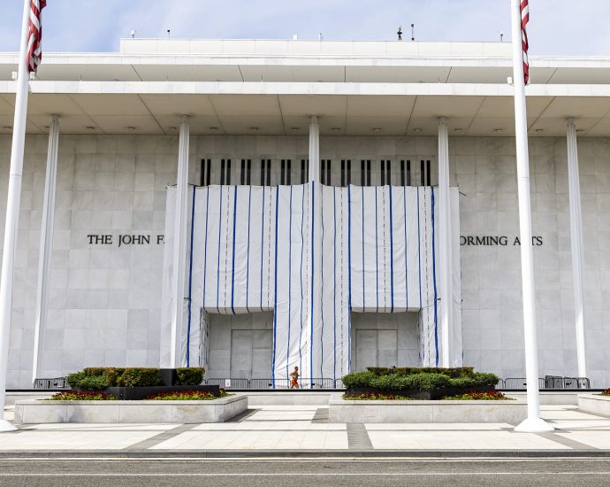 the-traitor’s-handpicked-kennedy-center-board-again-votes-to-close-venue,-calling-it-‘unsafe’
