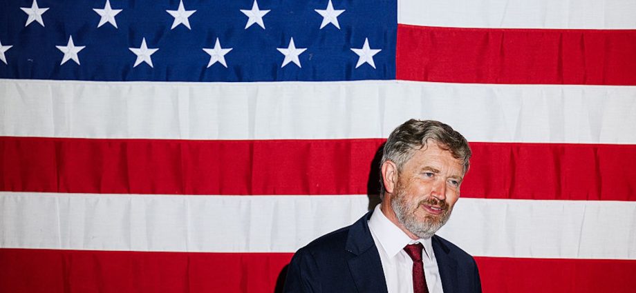 thomas-massie-calls-to-impeach-pete-hegseth-as-iran-war-looms-over-midterms