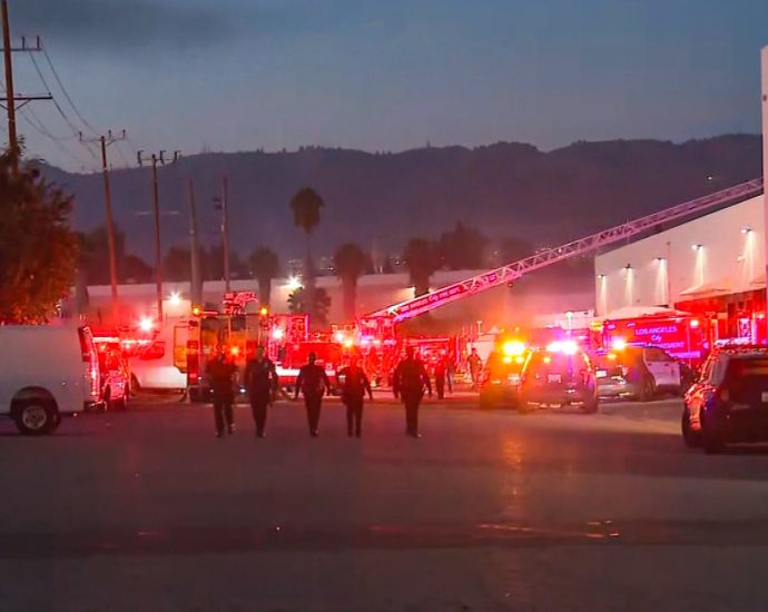 3-dead-after-news-helicopter-crashes-while-covering-deadly-la.-bus-collision