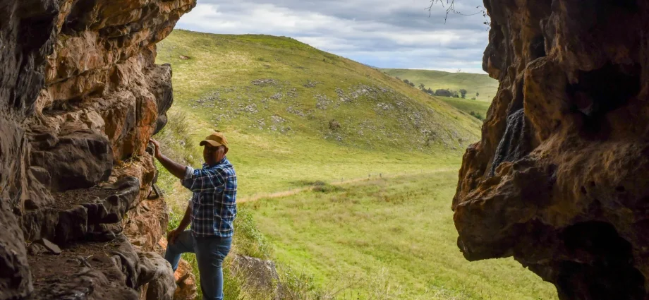 this-australian-cave-hid-25,000-years-of-ritual-secrets