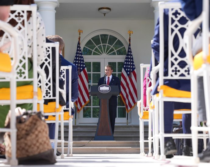 us-charges-five-people-over-alleged-russian-plots