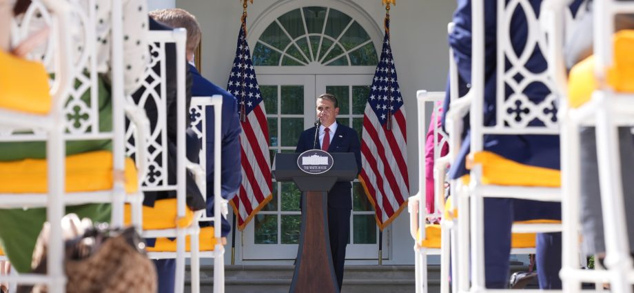 us-charges-five-people-over-alleged-russian-plots
