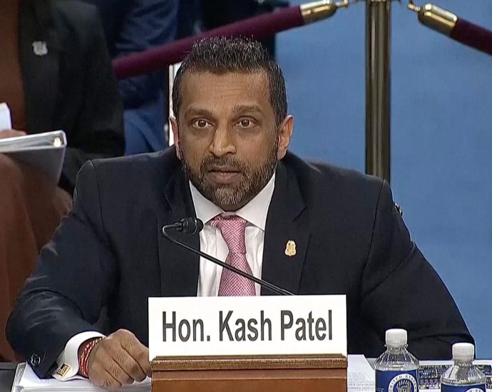 moment-kash-patel’s-senate-hearing-takes-bizarre-turn