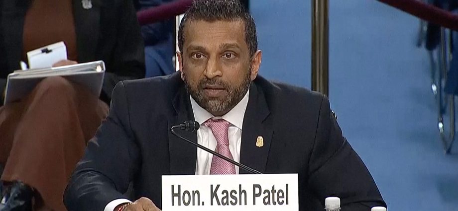 moment-kash-patel’s-senate-hearing-takes-bizarre-turn