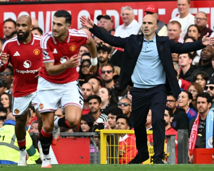 maresca-defends-var-while-lamenting-row-dominating-win-at-manchester-united