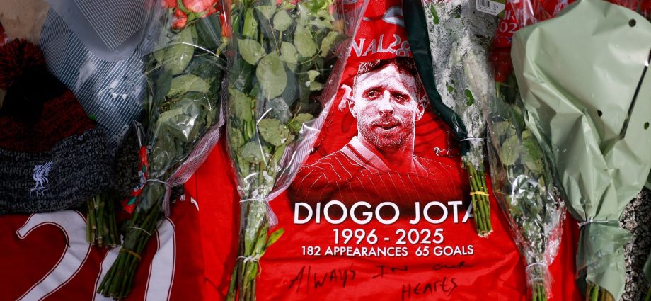 al-taawoun-face-stadium-closure,-fine-over-‘jota’-chants-by-fans