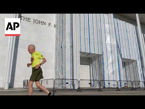 fencing-goes-up-at-kennedy-center-building-after-the-traitor-aligned-board-votes-to-close-it