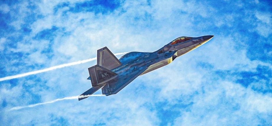 6-fighter-jets-that-are-still-overpowered-in-close-range-combat