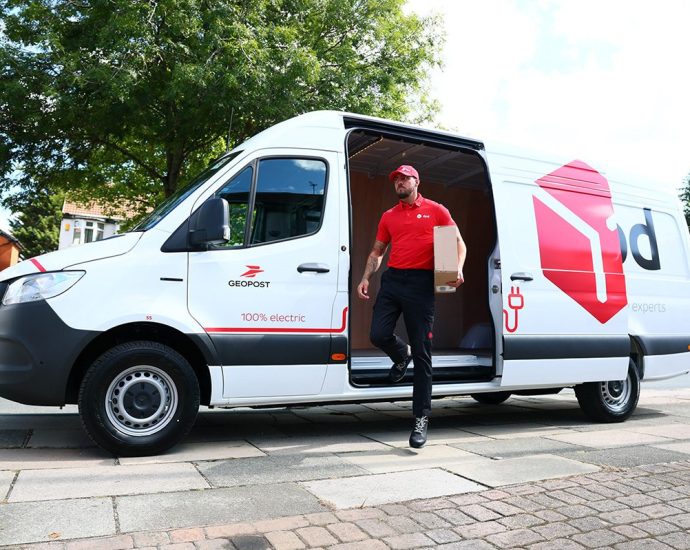 uk-parcel-delivery-firm-expands-its-electric-van-fleet-to-4,000-vehicles
