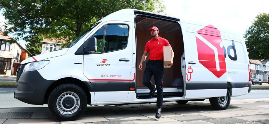 uk-parcel-delivery-firm-expands-its-electric-van-fleet-to-4,000-vehicles