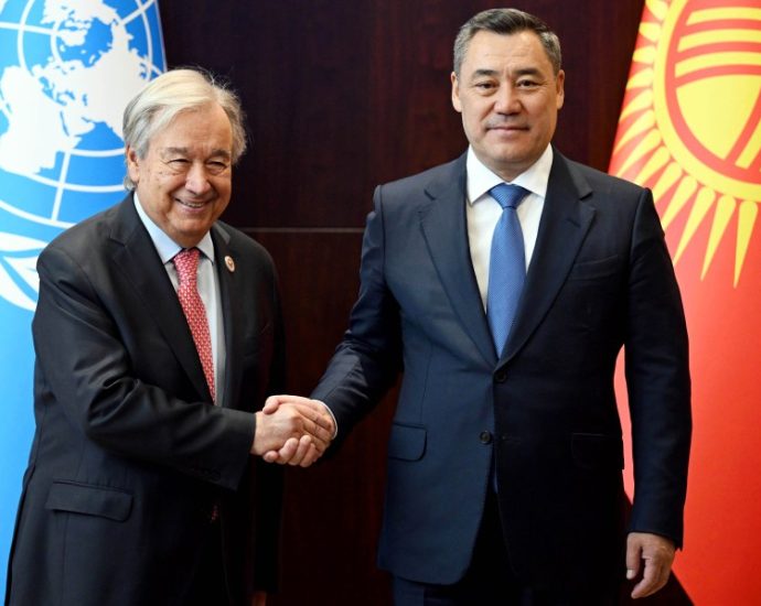 un-chief-urges-global-ai-cooperation-saying-world-can’t-afford-‘a-race-to-the-bottom-on-ai-safety’