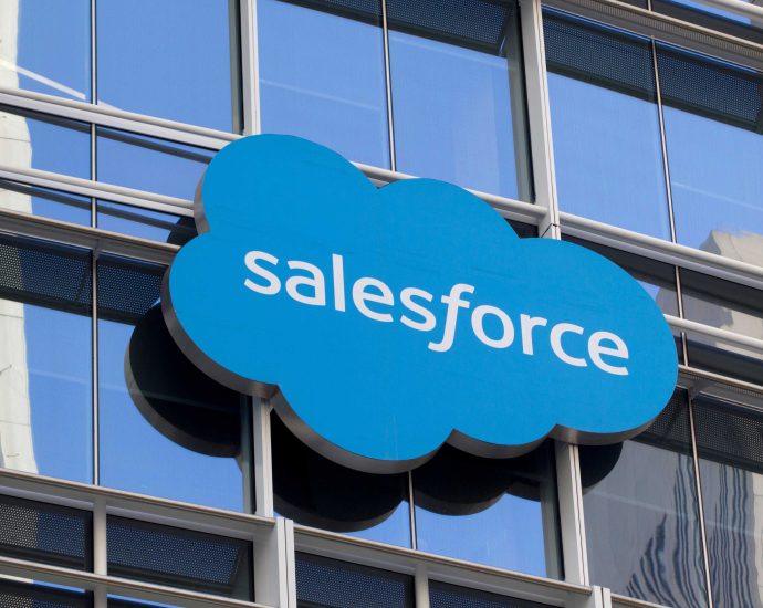 salesforce’s-massive-outage-exposes-the-hidden-risks-of-cloud-dependencies