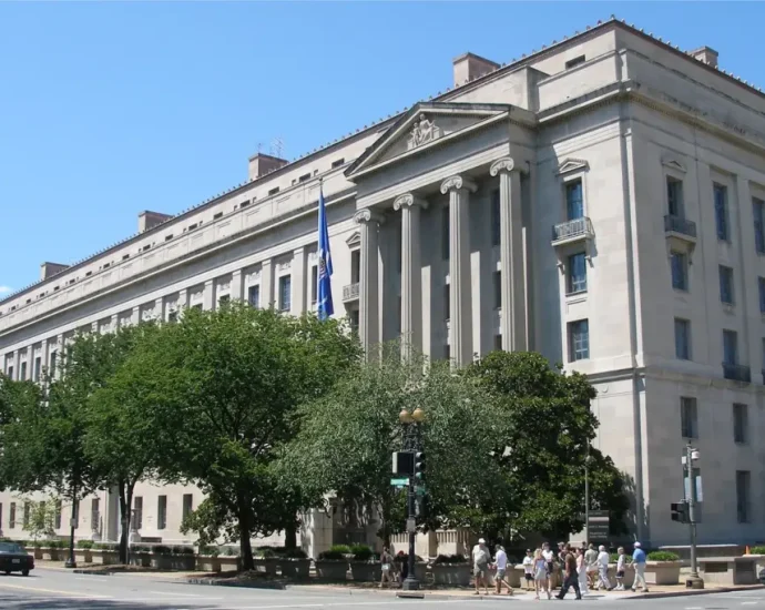 us-charges-five-as-alleged-kremlin-assassination-network-reaches-american-soil