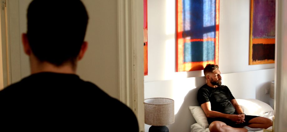 sex-therapist-marc-peridis-brings-erotic-documentary-‘unshamed’-to-the-stage