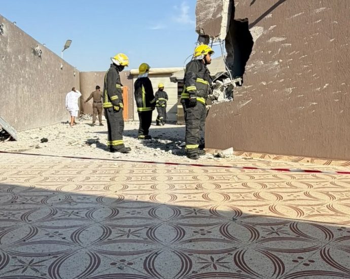 five-killed-as-saudi-arabia-and-yemen’s-houthis-trade-attacks