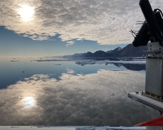 cascades:-a-journey-along-greenland’s-coast-where-ocean-meets-ice