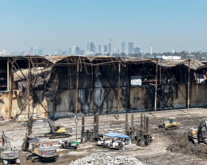 boyle-heights-warehouse-company-says-it’s-being-unfairly-scapegoated-for-fire-and-stench