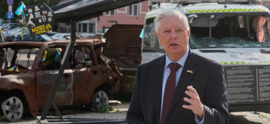 the-traitor-could-impose-100%-tariffs-on-russian-oil-and-gas-buyers-under-new-bill
