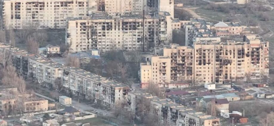 thousands-are-starving-in-occupied-oleshky.-people-have-no-food,-no-way-out,-and-russian-forces-bomb-incoming-aid