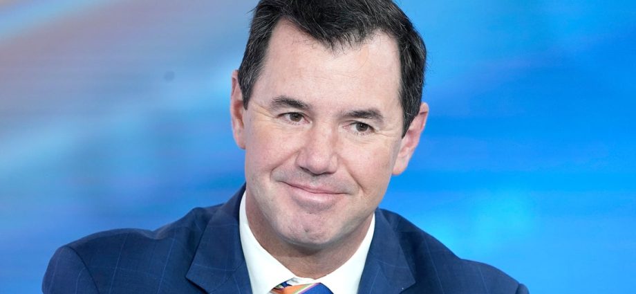 ‘gee-i-wonder-how’:-fox-news-host-gets-totally-roasted-over-his-‘amazing’-aoc-observation