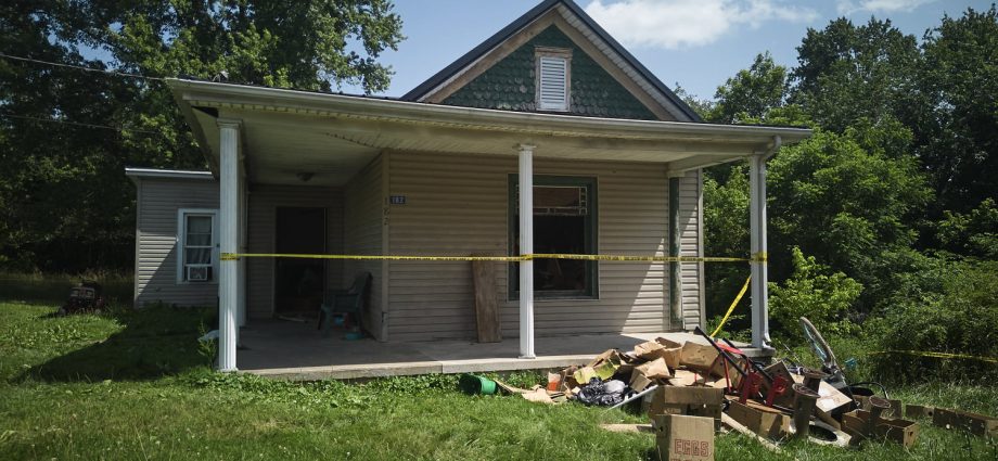 ohio-mother-of-16-kids-found-living-in-squalid-home-pleads-not-guilty-to-child-endangerment