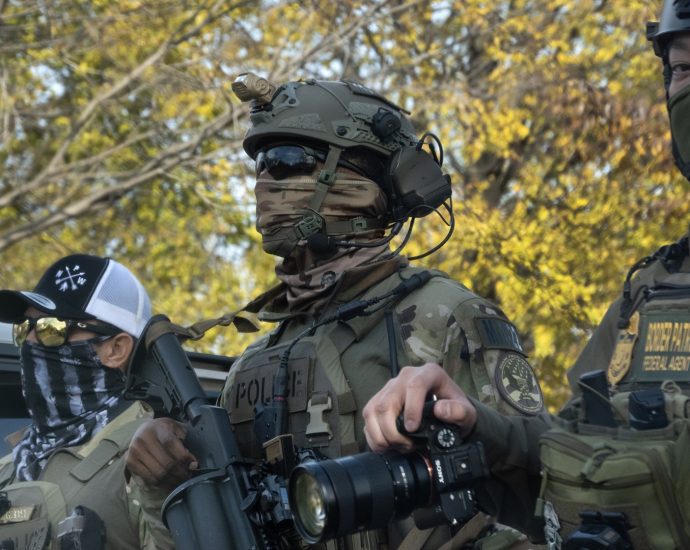 illinois-residents-file-claims-against-dhs-over-excessive-force,-rights-violations-in-operation-midway-blitz