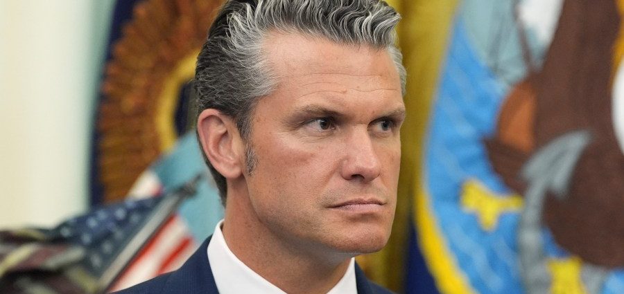 hegseth-tours-technology-bringing-unmanned-boats-to-war