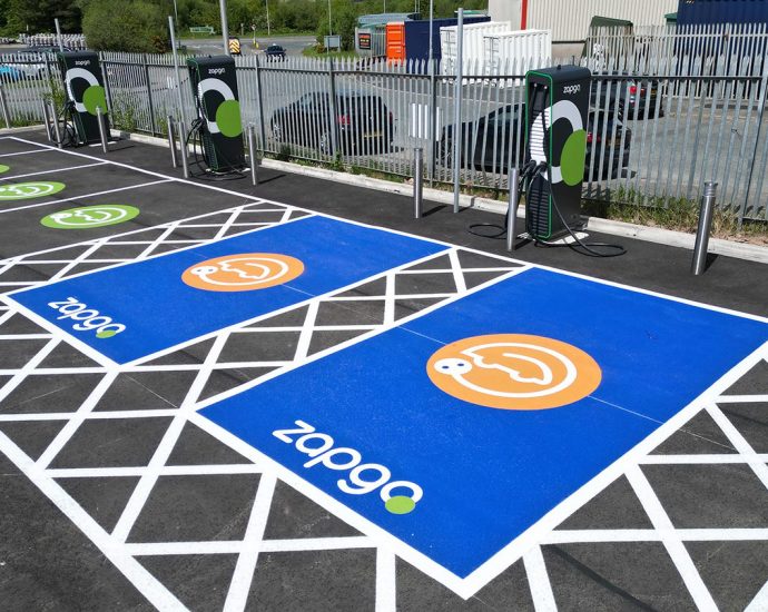 zapgo-opens-ev-charging-hub-with-ten-200-kw-chargers-in-barrow-in-furness,-england