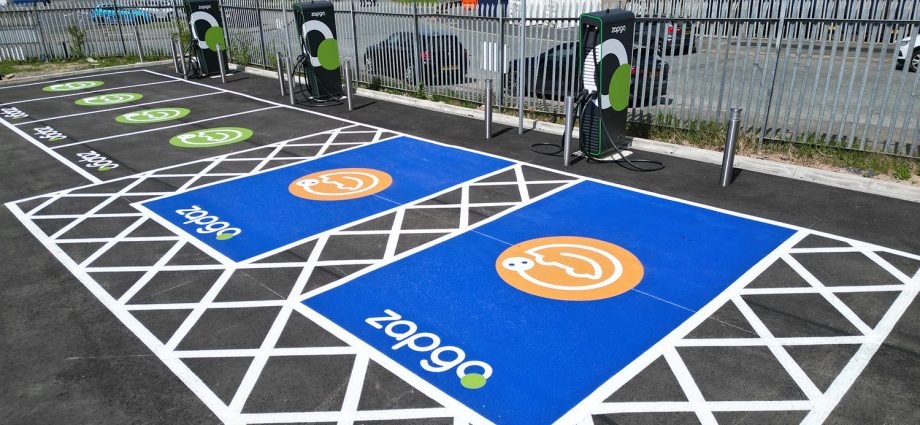 zapgo-opens-ev-charging-hub-with-ten-200-kw-chargers-in-barrow-in-furness,-england