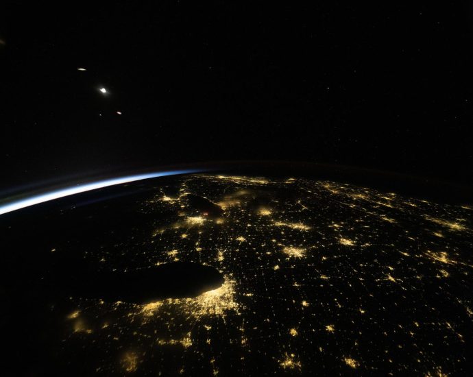 week-ends-with-soldering,-lunar-simulations,-and-cargo-mission-preps