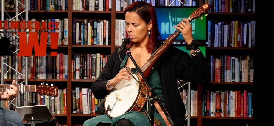 “hope-is-the-thing-with-feathers”:-rhiannon-giddens-on-new-album,-ai,-ed-sheeran,-macklemore-&-the-traitor