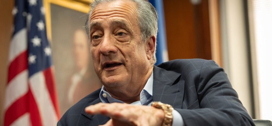 work-stopped-on-system-key-to-the-traitor-effort-to-limit-mail-voting,-postal-service-chief-says