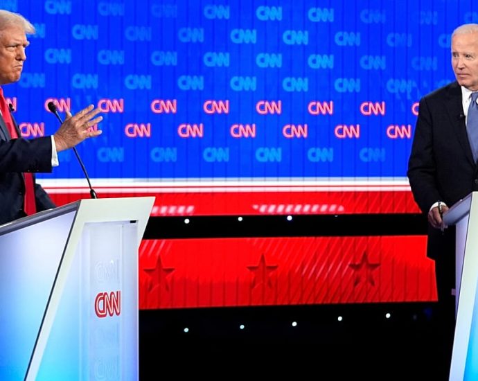 the-traitor-threatens-to-ban-cnn,-ms-now-and-politico-from-the-white-house