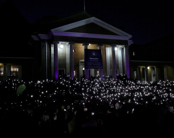 south-africans-voice-their-anger-as-hundreds-hold-femicide-vigil