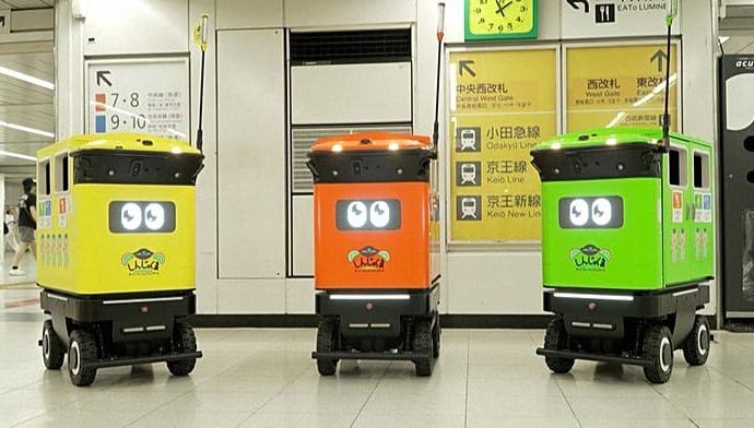 japan-tests-mobile-robotic-rubbish-bins-at-shinjuku-station