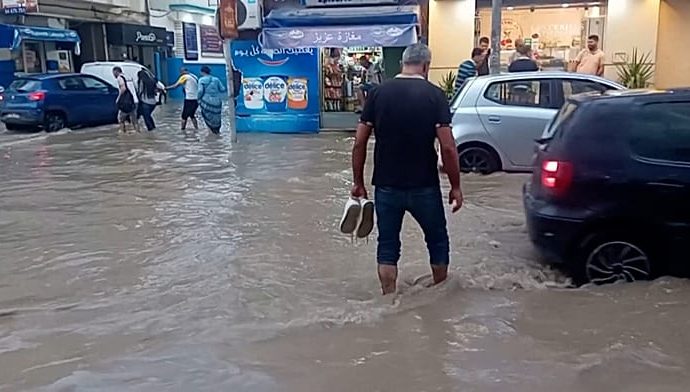 torrential-rain-and-flooding-slam-tunis,-forcing-schools-to-close