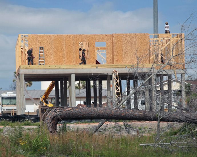 ‘post-disaster-gentrification’-proliferates-in-florida-towns-as-costs-soar-following-hurricanes