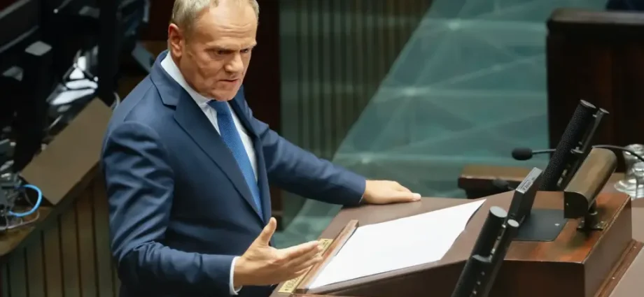 russia-plans-”accidental”-drone-strikes-on-nato-countries,-tusk-says